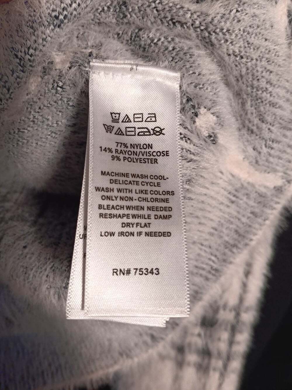 Tahari Mock Neck Fuzzy Light Pink Gray Plaid Large Sweater - Picture 3 of 6